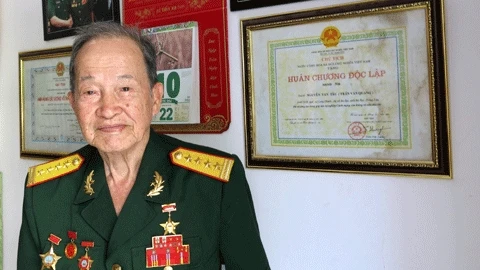 Đại tá - Anh hùng Lực lượng vũ trang nhân dân Nguyễn Văn Tàu (Tư Cang).