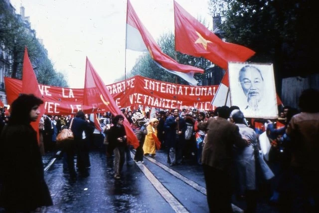Diễu hành tại Paris, ngày 1-5-1975.