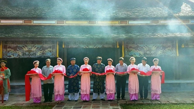 Lễ cắt băng khánh thành công trình phục hồi di tích Tả Tùng Tự.