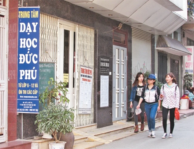 Trung tâm luyện thi đại học tại phố Xuân Thủy, quận Cầu Giấy.
