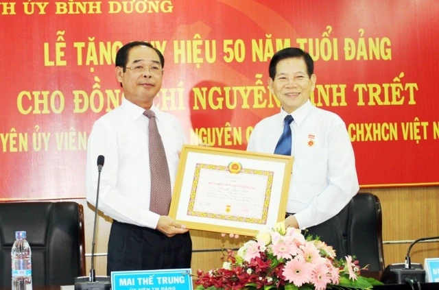 Nguyên Chủ tịch nước Nguyễn Minh Triết tròn 50 năm tuổi Đảng