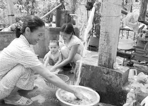Nhiều người dân vùng nông thôn tỉnh Hải Dương đã được dùng nước sạch từ các trạm cấp nước tập trung.