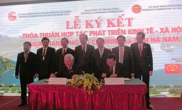 Ký kết Thỏa thuận hợp tác phát triển kinh tế - xã hội, giai đoạn 2015 – 2020, giữa UBND tỉnh Hà Nam với UBND TP Hồ Chí Minh.