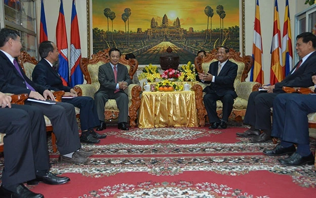 Quang cảnh cuộc tiếp thân mật tại trụ sở Bộ Lễ nghi – Tôn giáo Vương quốc Campuchia.