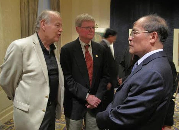 Những người bạn Mỹ rất vui mừng được gặp gỡ nói chuyện với Chủ tịch Quốc Hội Nguyễn Sinh Hùng và các đại biểu Quốc hội Việt Nam.