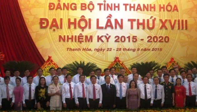 Các đồng chí tham gia BCH Đảng bộ tỉnh Thanh Hóa khóa 18.