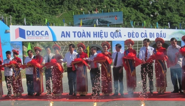 Cắt băng thông xe kỹ thuật hầm Cổ Mã.