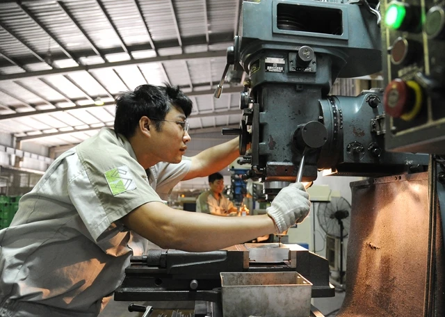 Nghiên cứu và chế tạo khuôn đúc tại Tổng công ty CP Thép Bắc Việt (Quế Võ, Bắc Ninh). 