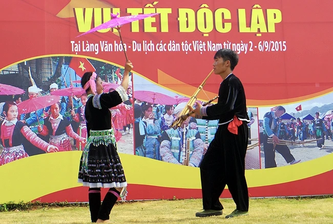 Một trong các hoạt động “Vui Tết Độc Lập” nhân dịp ngày Quốc khánh 2-9-2015 đã được tổ chức tại Làng Văn hóa - Du lịch các dân tộc Việt Nam, Đồng Mô, Sơn Tây, Hà Nội