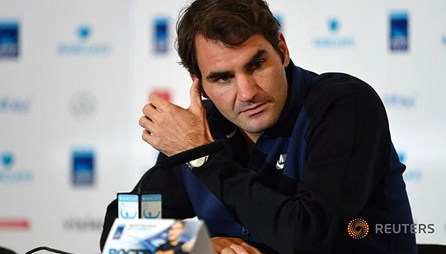 Tay vợt Roger Federer tại buổi họp báo. (Ảnh: Reuters).