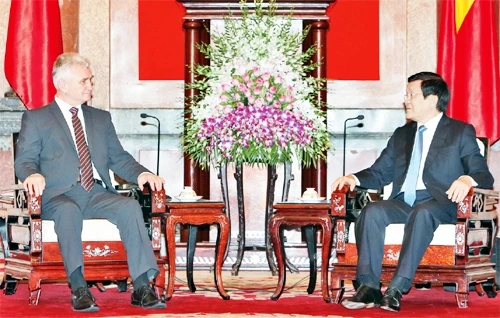 Chủ tịch nước Trương Tấn Sang tiếp Chủ tịch Thượng viện CH Séc M.Xtếch. Ảnh: NGUYỄN KHANG (TTXVN)
