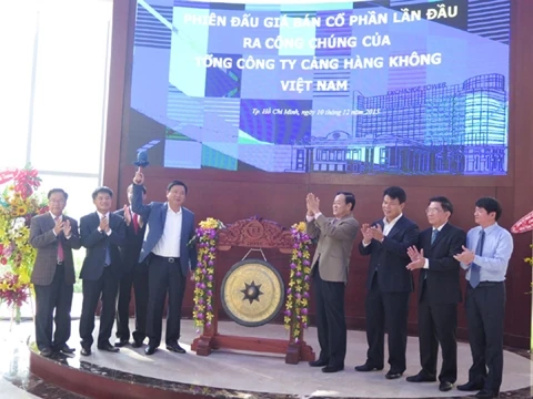 Bộ trưởng GTVT Đinh La Thăng phát lệnh phiên đấu giá cổ phiếu ACV lần đầu ra công chúng.