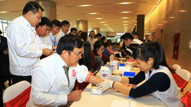 Hơn 4.500 CBCNV đăng ký hiến máu trong Tuần lễ hồng EVN