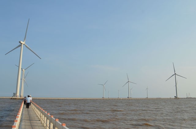 Trên “cánh đồng điện gió” Bạc Liêu - công trình trọng điểm của tỉnh.
