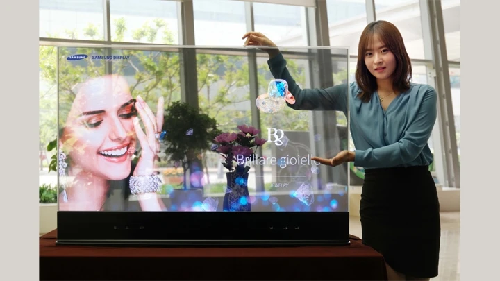 LG giới thiệu TV OLED siêu mỏng với màn hình 55 inch.