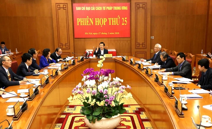 Chủ tịch nước Trương Tấn Sang, Trưởng Ban Chỉ đạo Cải cách tư pháp T.Ư chủ trì phiên họp.