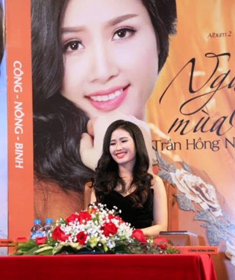 Ca sĩ Hồng Nhung ra mắt bộ ba CD mang tên “Công - Nông - Binh”