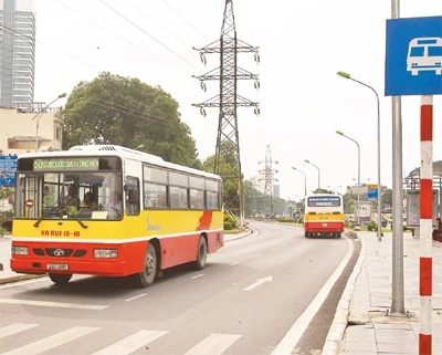 Hà Nội sẽ đưa vào khai thác tuyến xe buýt chất lượng cao từ sân bay Nội Bài vào trung tâm thành phố và ngược lại. Ảnh: HUY HÙNG