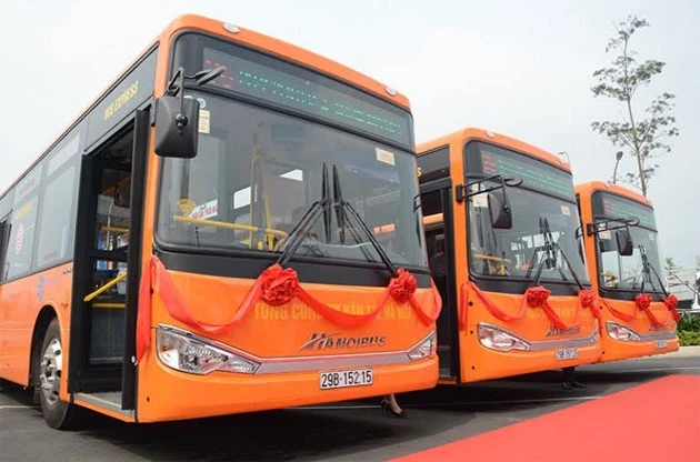 Xe buýt có màu cam nổi bật, biểu tượng cánh chim hòa bình theo thương hiệu của Transerco và hình ảnh đặc trưng cho xe buýt thủ đô. Hệ thống được xây dựng và hoạt động với tiêu chí hướng đến tiêu chuẩn