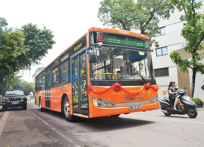 Khai trương tuyến xe buýt chất lượng cao ga Hà Nội-sân bay Nội Bài