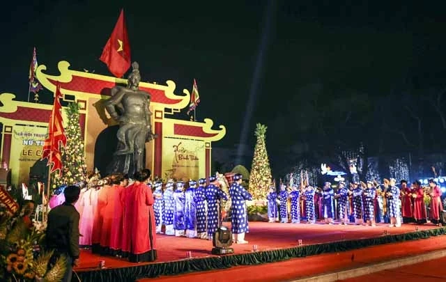 Người dân đất Cảng tưng bừng mở hội với lòng tri ân sâu sắc người đã có công mở đất.
