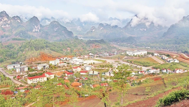 Một góc khu tái định cư Phiêng Lanh - trung tâm huyện lỵ Quỳnh Nhai mới. 