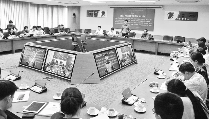 Hội nghị trực tuyến "Tổng kết 5 năm thực hiện Chỉ thị 03 - CT/TW của Bộ Chính trị khóa XI và triển khai kế hoạch thực hiện Chỉ thị 05 - CT/TW ngày 15-5-2016 của Bộ Chính trị khóa XII" tại Hà Nội.