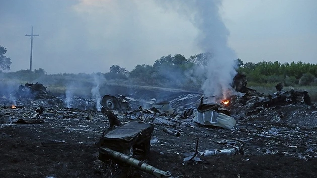 Hiện trường máy bay MH17 bị rơi. (Ảnh: TASS)