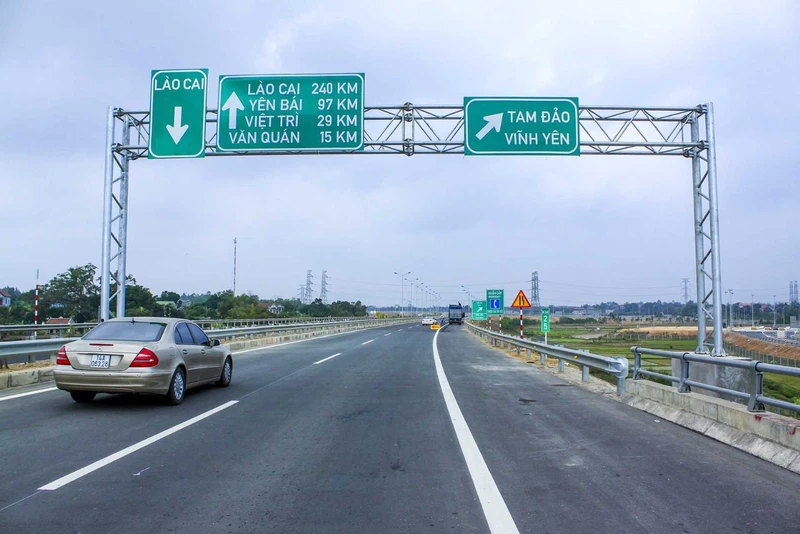 Từ ngày 3-11, xử lý vi phạm giao thông trên cao tốc Nội Bài - Lào Cai qua hệ thống camera