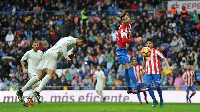 Cú đúp của Cristiano Ronaldo đã giúp anh trở thành cầu thủ đầu tiên trong lịch sử La Liga chạm mốc 50 bàn trong sáu mùa giải liên tiếp. (Ảnh: Getty Images)