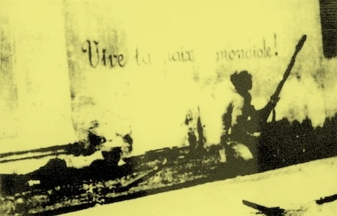 Khẩu hiệu ủng hộ Hòa bình viết trên tường trong 60 ngày đêm khói lửa của quân và dân Thủ đô Hà Nội. (Ảnh tư liệu)