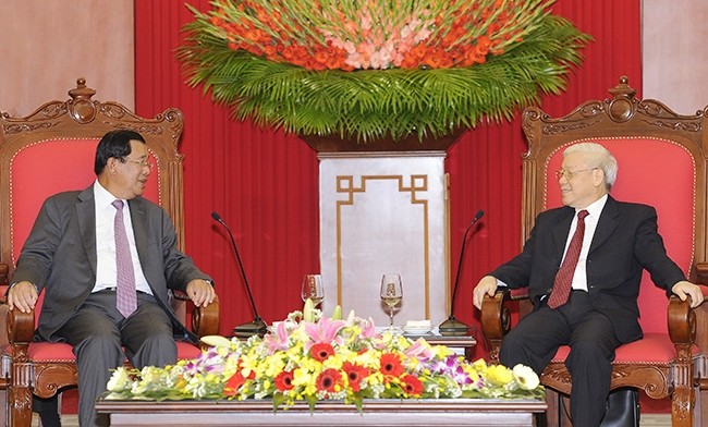 Tổng Bí thư Nguyễn Phú Trọng tiếp Thủ tướng Vương quốc Cam-pu-chia Hun Xen. Ảnh: ĐĂNG KHOA