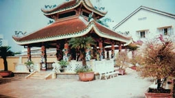 Lăng Tứ Kiệt.