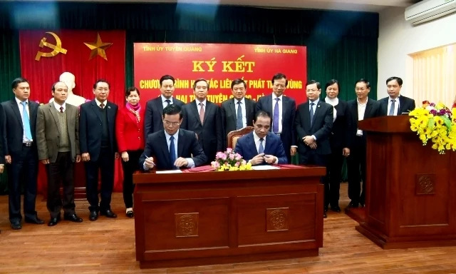 Hợp tác liên kết phát triển vùng giữa hai tỉnh Tuyên Quang và Hà Giang