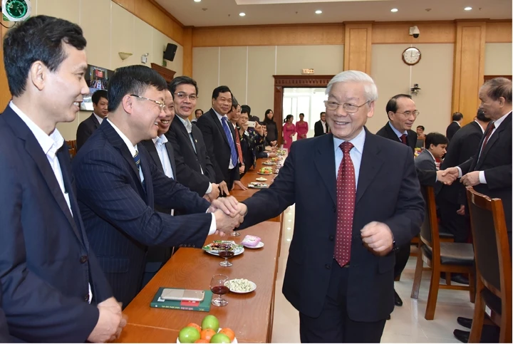Tổng Bí thư Nguyễn Phú Trọng với cán bộ, công chức, viên chức, người lao động Văn phòng T.Ư Đảng. 