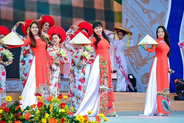 Lễ hội áo dài tổ chức tại TP Hồ Chí Minh.