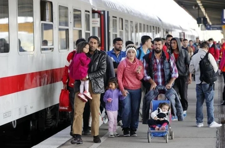 Người di cư đang giúp giải quyết vấn đề già hóa dân số ở châu Âu.     Ảnh Roi-tơ