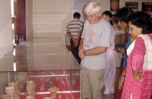Hiện vật mộ chum khai quật tại Sa Huỳnh.