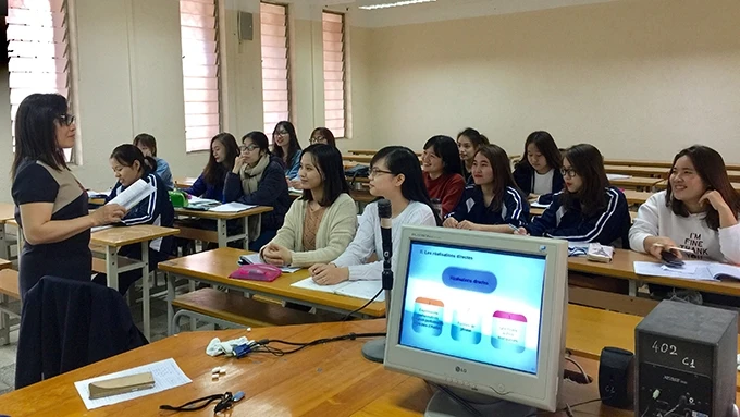 Sinh viên Khoa Ngôn ngữ và Văn hóa Pháp (Trường đại học Ngoại ngữ, Ðại học Quốc gia Hà Nội) trong giờ lên lớp.