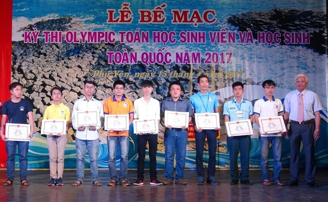 Trao giải kỳ thi Olympic Toán học sinh viên và học sinh toàn quốc 
