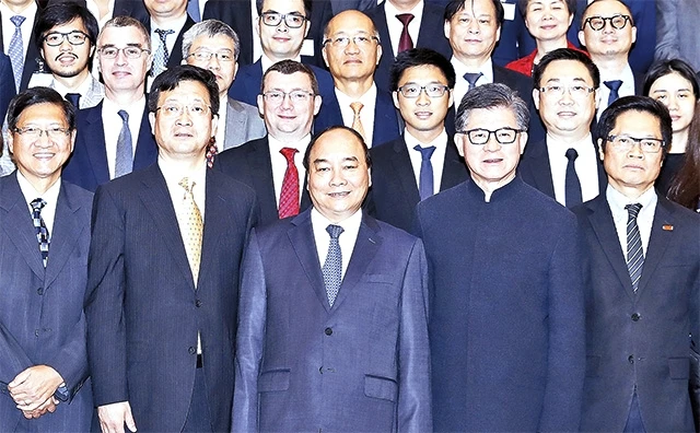 Thủ tướng Nguyễn Xuân Phúc và các đại biểu. Ảnh: THỐNG NHẤT (TTXVN)