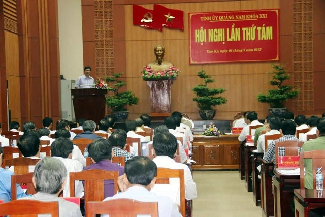 Bí thư Tỉnh ủy Nguyễn Ngọc Quang phát biểu tại hội nghị.