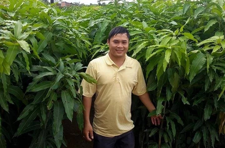 Trần Kim Việt trong vườn ươm tiền tỷ do anh làm chủ.