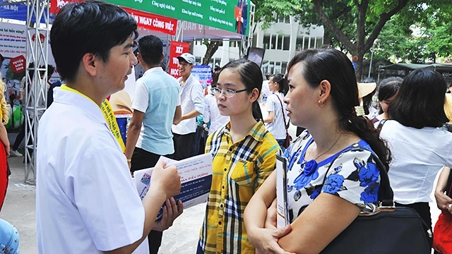 Dự đoán điểm chuẩn Trường đại học Y Hà Nội, ngành cao nhất có thể hơn 27,5 điểm.