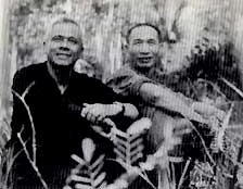 Ông Phạm Văn Xô (bên phải) và ông Phạm Thái Bường, hai xứ ủy viên Nam Bộ trước đồng khởi năm 1960.
