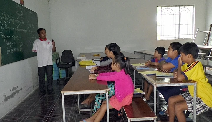 Lớp dạy chữ Khmer cho con em đồng bào dân tộc tại chùa Trà Tim mới, xã Ðại Tân, huyện Mỹ Xuyên, tỉnh Sóc Trăng.