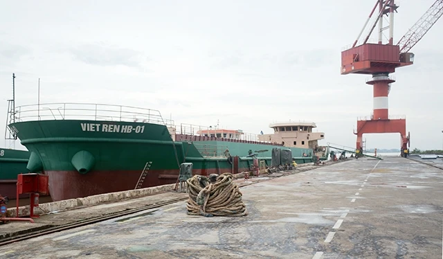 Công ty Đóng tàu Thịnh Long (thuộc Tổng công ty Công nghiệp tàu thủy - SBIC) đóng mới tàu hút bùn công suất lớn.