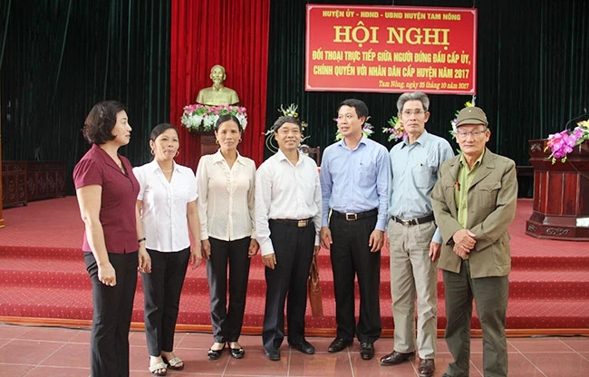 Thời gian qua, cấp ủy nhiều địa phương đã rất chú trọng tổ chức hội nghị đối thoại trực tiếp, lắng nghe ý kiến nhân dân.