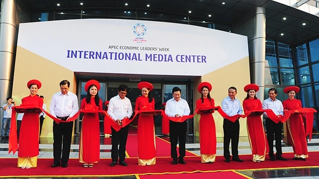 Khai trương Trung tâm báo chí quốc tế APEC 2017. Ảnh: ANH ĐÀO