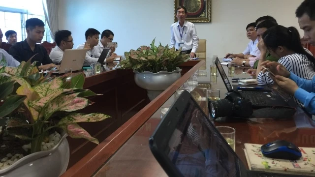 Ông Lê Văn Nam, Giám đốc bệnh viện báo cáo tình hình.